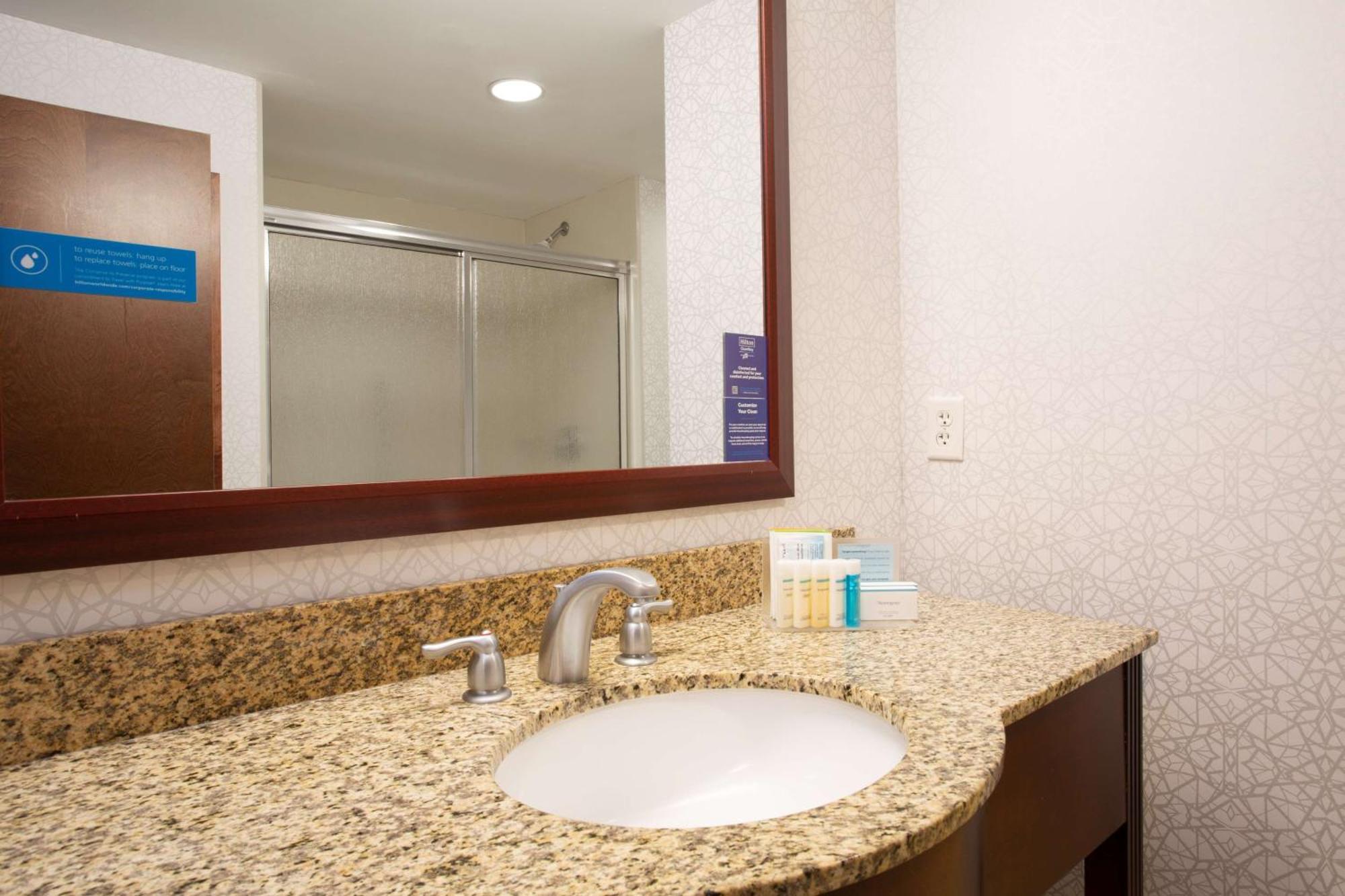 Hampton Inn Watertown Extérieur photo