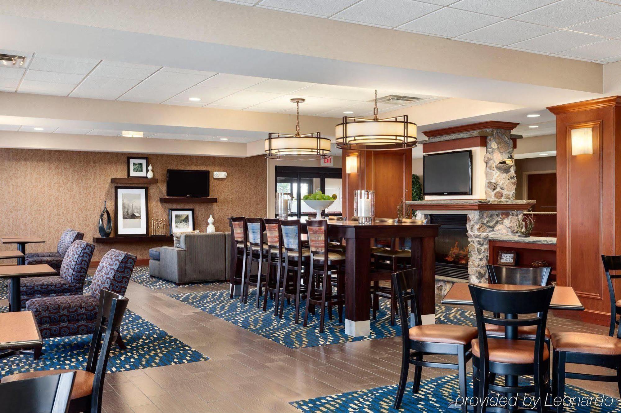 Hampton Inn Watertown Extérieur photo