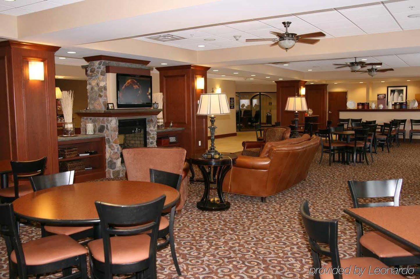 Hampton Inn Watertown Restaurant photo