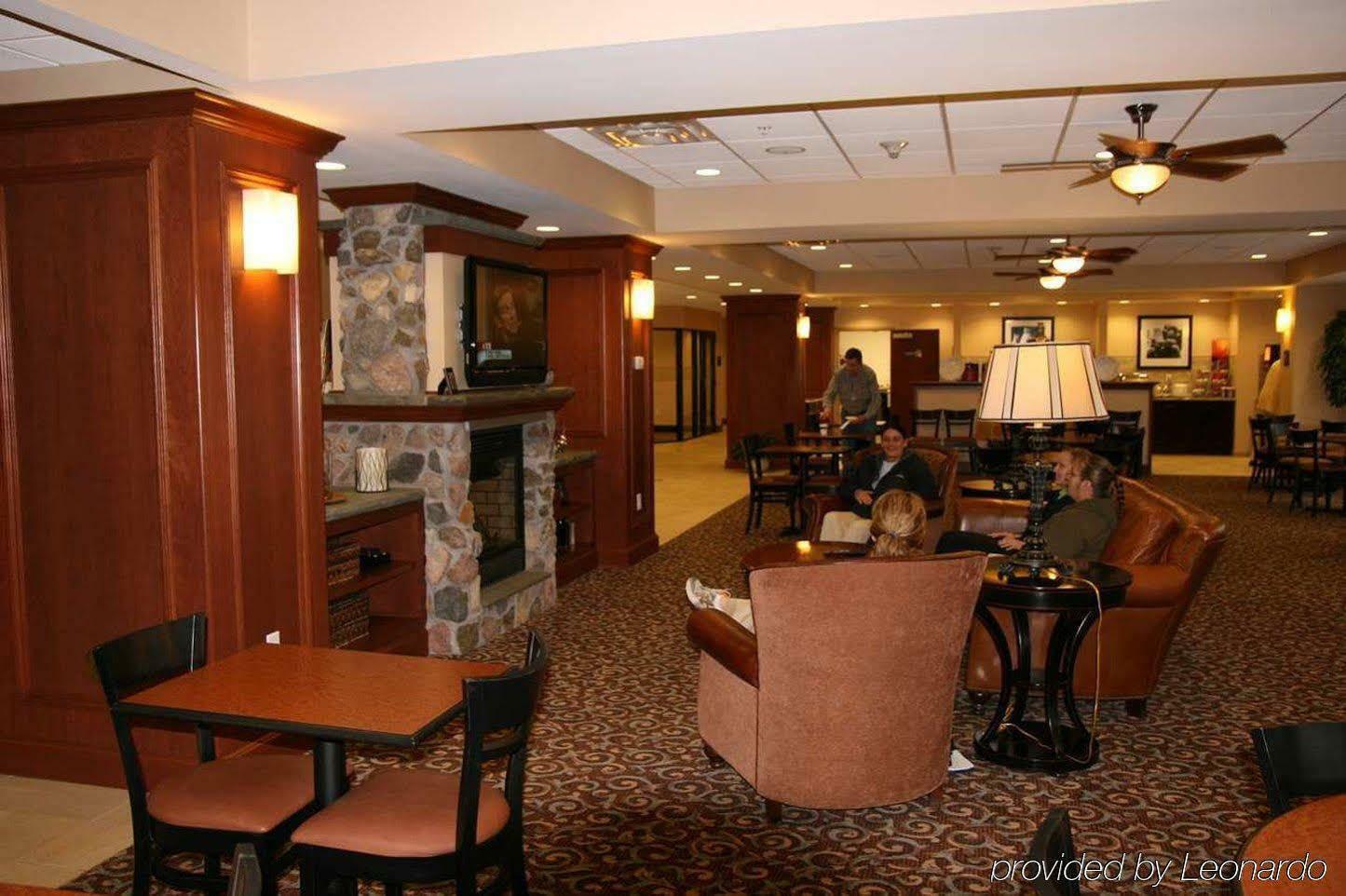 Hampton Inn Watertown Extérieur photo